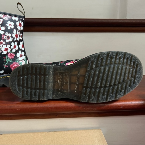 Doc Martens 1460 Pascal Floral Mashup Print Lace Up Boots Womens Size 8 - Picture 7 of 11